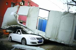 北京遭遇入冬最强大风 大风天行车需注意 北京遭遇入冬最强大风 大风天行车需注意