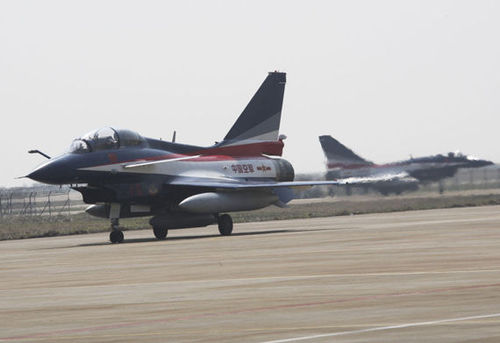 八一表演队歼10抵达珠海 将每天进行一场表演