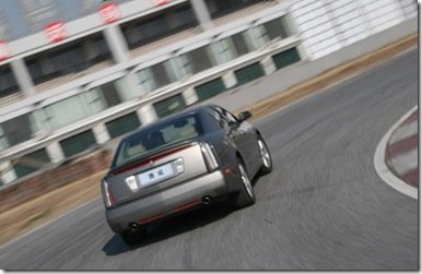 如何避免离心力 汽车弯道行驶的技巧